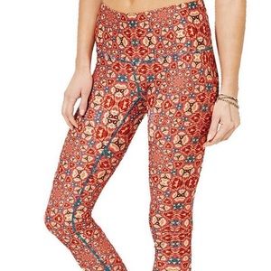 Wolves threads yoga leggings worn once